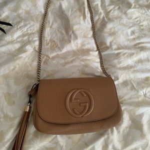 Authentic GUCCI SOHO Chain Crossbody color nude Leather Gold Chain Strap